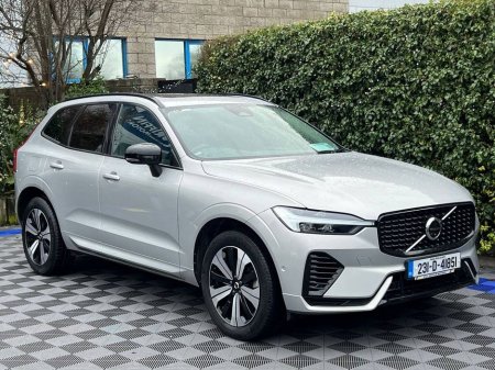 2023 Volvo XC60 T6 PLUS DARK AWD 2.0 HYBRID // OPENING PAN ROOF // HEATED LEATHER SEATS // APPLE CARPLAY/ANDROID AUTO €39,900 thumbnail
