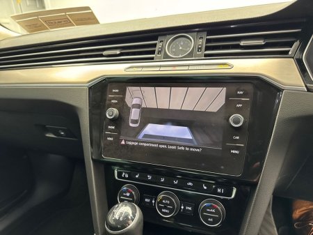 2019 Volkswagen Passat - thumbnail 21