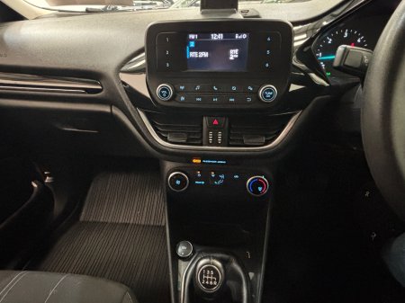 2020 Ford Fiesta - thumbnail 11