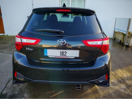 2018 Toyota Yaris - thumbnail 5