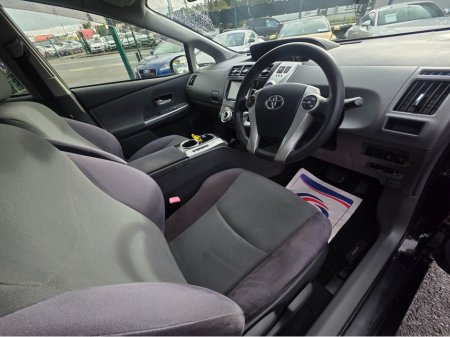 2013 Toyota Prius Alpha (7 Seater) - SELF CHARGING HYBRID -ALLOYS  -SIMI DEALER - LOW ROAD TAX BAND €13,450 thumbnail