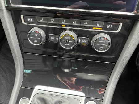 2020 Volkswagen Golf MEISTER HIGHLINE AUTOMATIC 2.0 DIESEL //MASSIVE SPEC//FULL LEATHER HEATED SEATS//DYNAUDIO SOUND SYSTEM//ELECTRIC MEMORY DRIVERS SEAT//REVERSE CAMERA// €21,950 thumbnail