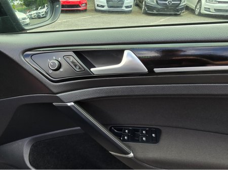 2015 Volkswagen Golf 1.4 TSI HI SPEC HIGHLINE EDITION * ALCANTARA SEATS * REV CAMERA - BLIND SPOT - REAR TRAFFIC ASSIST - SIMI DEALER -  BLUEMOTION €15,450 thumbnail