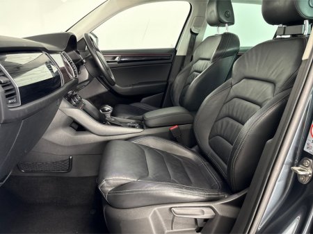 2018 Skoda Kodiaq STYLE 2.0 TDI 150HP DSG**7 SEATER**PANORAMIC SUNROOF**BLACK LEATHER INTERIOR**TOUCH SCREEN MEDIA DISPLAY**REVERSE CAMERA**PARKING SENSORS**DUAL CLIMATE CONTROL**APPLE CARPLAY** €23,995 thumbnail