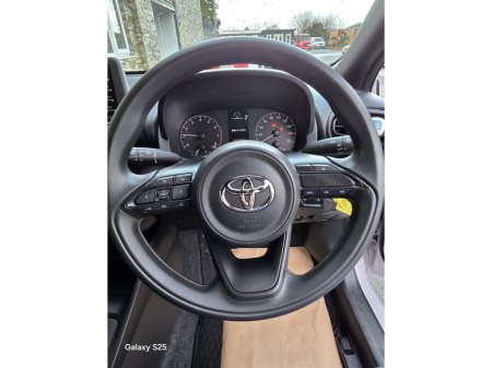 2020 Toyota Yaris  €14,950 thumbnail