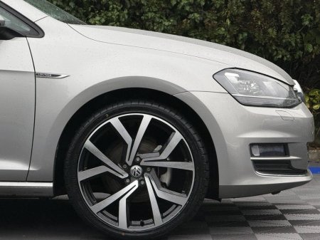 2015 Volkswagen Golf R-LINE PACK 1.2 TSI // LOUNG EDITION // VERY LOW MILEAGE // BLUETOOTH MUSIC // ADAPTIVE CRUISE CONTROL €14,900 thumbnail