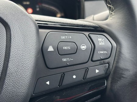 2025 Isuzu D-MAX V-CROSS AUTO DCB €49,789 thumbnail