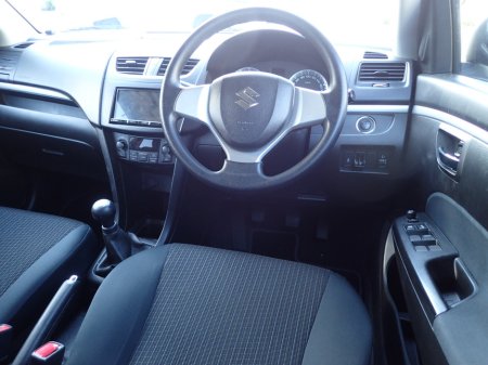 2016 Suzuki Swift - thumbnail 6