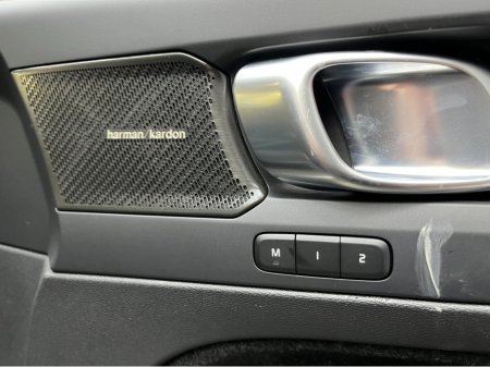 2023 Volvo XC40 - thumbnail 13