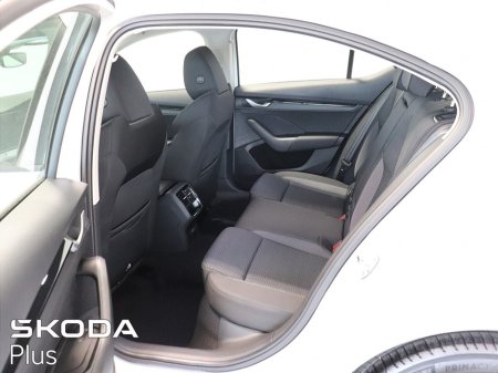 2025 Skoda Octavia Selection 2.0TDI 115HP €32,950 thumbnail