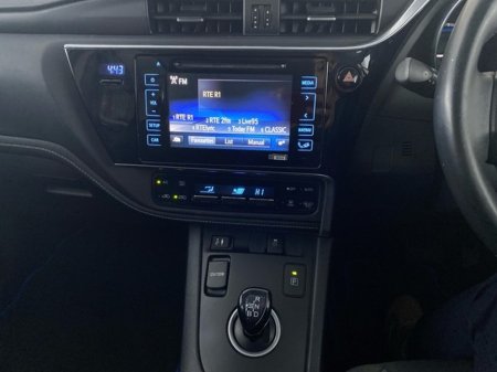 2016 Toyota Auris - thumbnail 11