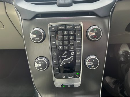 2015 Volvo V40 - thumbnail 18