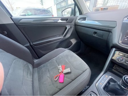 2018 Volkswagen Tiguan HIGHLINE 2.0 TDI 150HP M MANUAL 6SPEED FWD 5DR €24,950 thumbnail