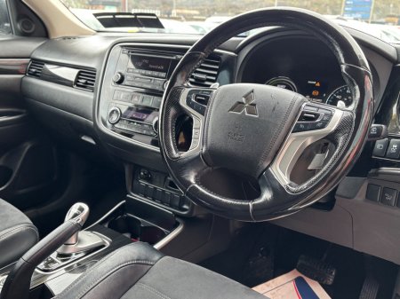 2015 Mitsubishi Outlander PHEV Intense+ €10,950 thumbnail