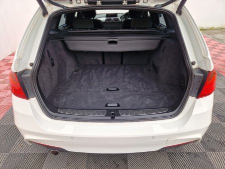 2013 BMW 3 Series - thumbnail 23