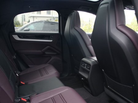 2025 Porsche Cayenne E-Hybrid Coupe €126,000 thumbnail