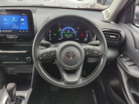 2025 Toyota Yaris Cross - thumbnail 9