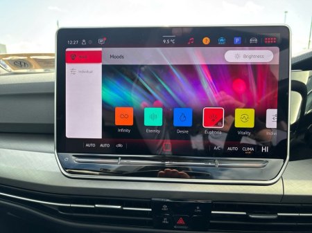 2025 Volkswagen Golf GOLF EDITION 75 2.0 TDI 116HP €31,975 thumbnail