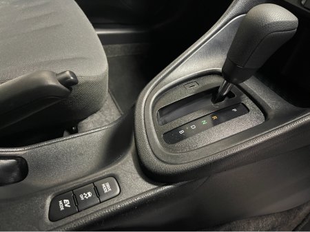 2020 Toyota Yaris - thumbnail 9