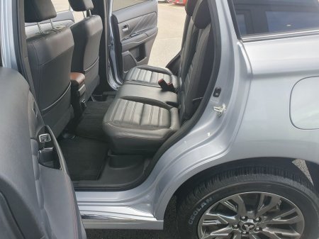 2017 Mitsubishi Outlander - thumbnail 22