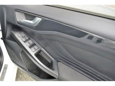 2023 Ford Focus 1.0 TITANIUM 125BHP MHEV *VERY LOW MILEAGE*FULL LEATHER*EL.PAN ROOF* thumbnail