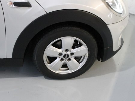 2020 MINI Cooper Classic CLA5 4DR Auto €23,250 thumbnail