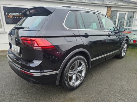 2019 Volkswagen Tiguan R-LINE 2.0 TDI MANUAL 6SPEED FWD 150HP 5DR €27,950 thumbnail