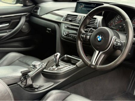 2015 BMW M4 - thumbnail 23