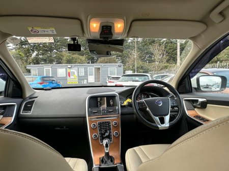 2017 Volvo XC60 - thumbnail 16