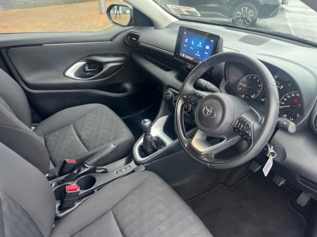 2024 Toyota Yaris 1.5 LUNA €23,950 thumbnail