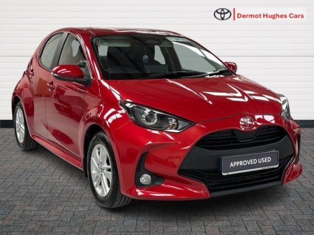 2025 Toyota Yaris HYBRID LUNA AUTO