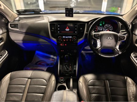 2019 Mitsubishi L200 BARBARIAN DI-D AUTO 4WD DCB €23,950 thumbnail