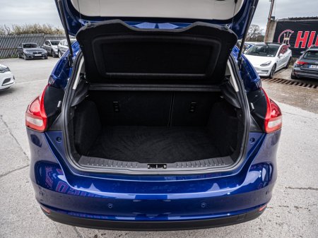 2016 Ford Focus - thumbnail 23