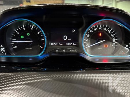 2017 Peugeot 2008 BLACK HALF LEATHER - FACTORY ALLOYS - REVERSE CAMERA €12,950 thumbnail