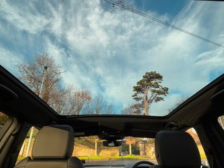 2022 Land Rover Discovery Sport SUNROOF P300E R-DYNAMIC SE PHEV €39,495 thumbnail