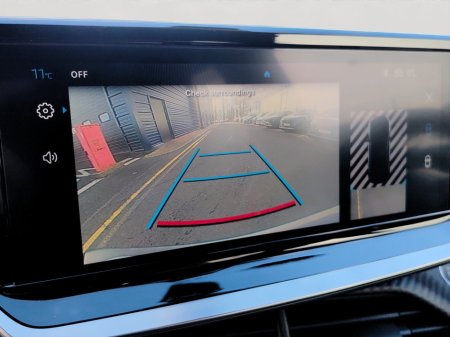 2025 Peugeot 2008 - thumbnail 25