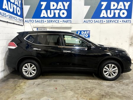 2017 Nissan X-Trail - thumbnail 3