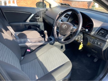 2013 Toyota Avensis - thumbnail 15