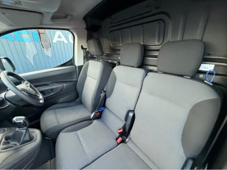 2021 Opel Combo 3 SEATER - 1.5 DIESEL - MANUAL - 12M WARRANTY - CAR: 1599 €14,950 thumbnail