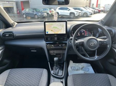 2025 Toyota Yaris Cross LUNA SPORT BI-TONE €34,750 thumbnail