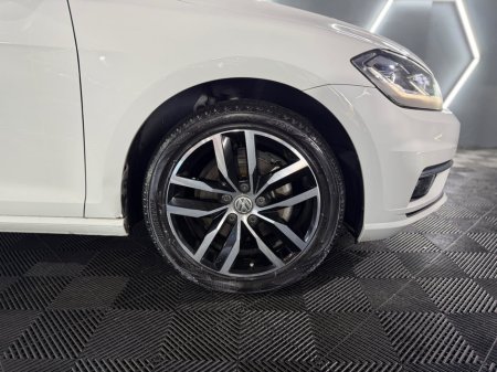 2018 Volkswagen Golf 1.4 TSI 3DR 150HP Highline €19,499 thumbnail