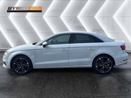 2016 Audi A3 Saloon - thumbnail 2