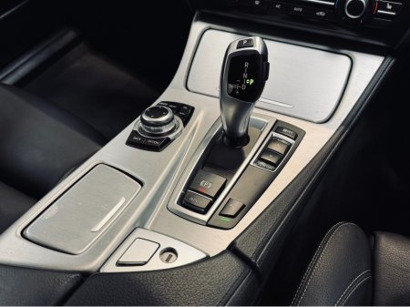 2016 BMW 5 Series - thumbnail 16