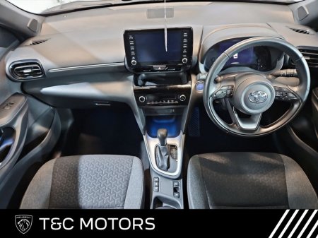 2023 Toyota Yaris Cross Design HEV Automatic - Reversing Camera, A/C, Apple Carplay & Android Auto, Auto Lights & Wipers, Cruise Control €26,995