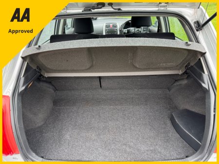 2012 Toyota Auris - thumbnail 10