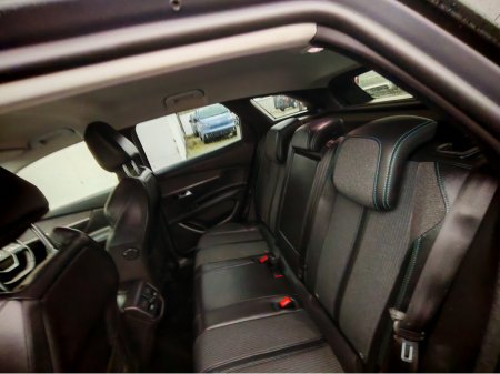 2022 Peugeot 3008 3008 thumbnail