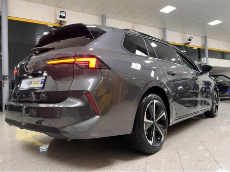 2024 Opel Astra As New (242) AUTOMATIC DIESEL Sports Tourer ELEGANCE As New Tint Kms Superb Value www.bolands.ie Est.1955