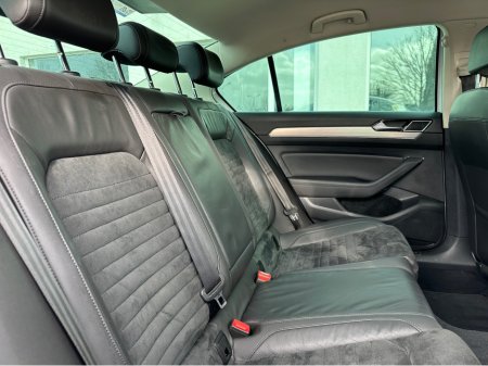 2016 Volkswagen Passat - thumbnail 25