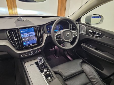 2025 Volvo XC60 - thumbnail 11