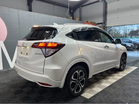 2015 Honda Vezel €15950! 2015 HONDA VEZEL HYBRID Z 1.5 AUTOMATIC / HEATED SEATS / CRUISE CONTROL / REVERSE CAMERA €15,950 thumbnail